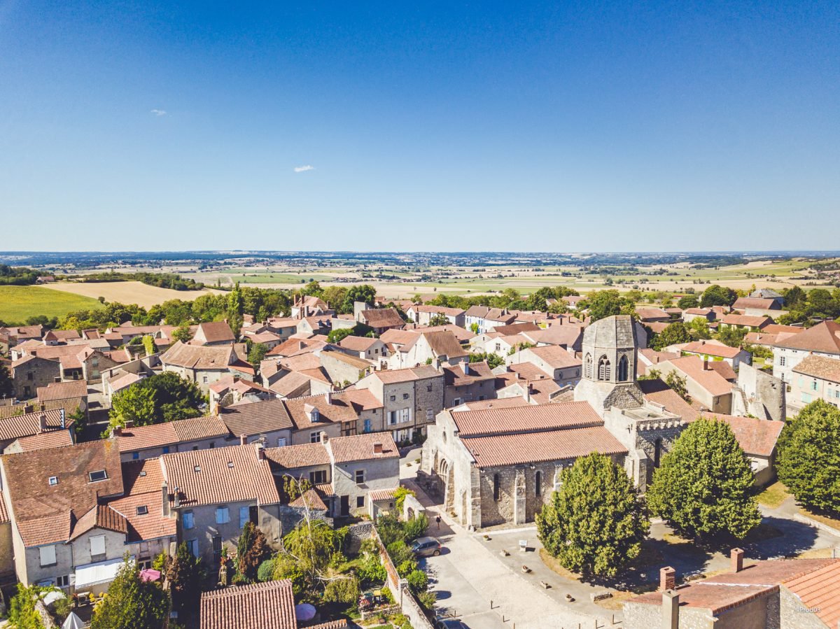 Du charme de Charroux aux côteaux de Saint-pourçain
